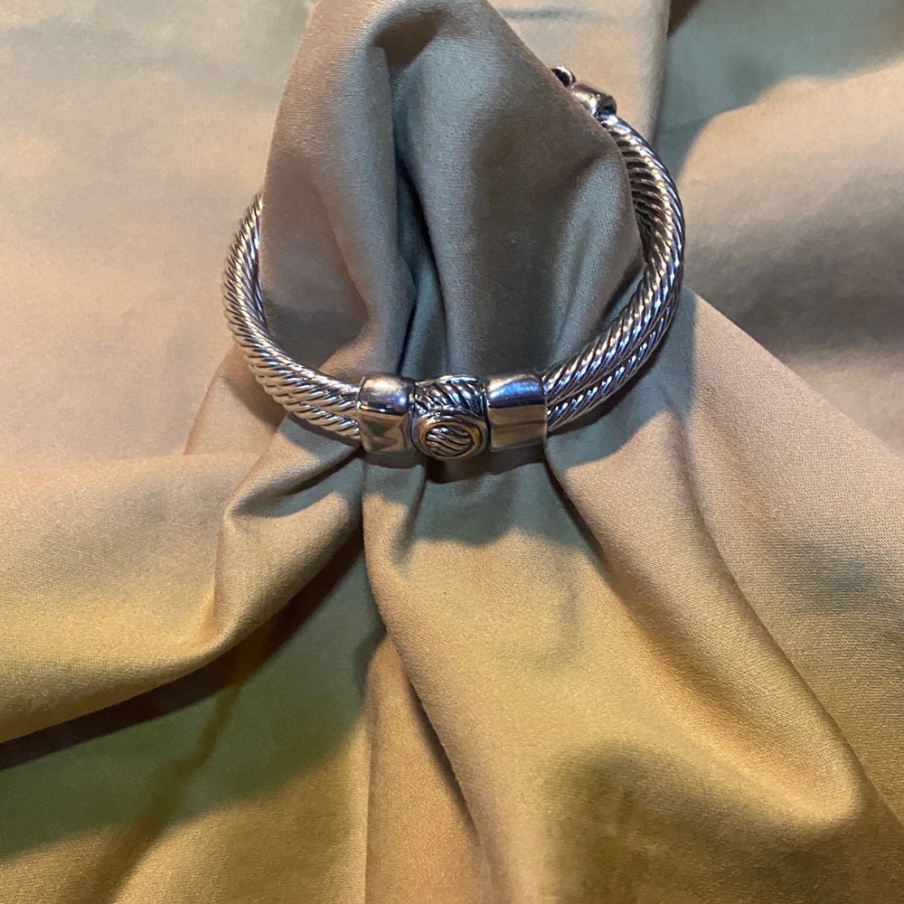 Elegant Silver Bracelet with Purple Gemstone - Picture 5 of 8